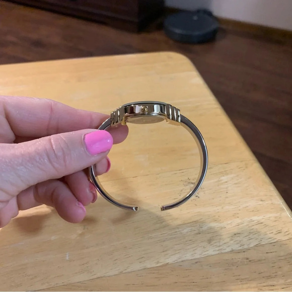 Avon perfect two tone watch delicate cuff NIB - Picture 3 of 5